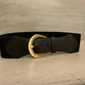 Black Faux Leather Brushed Brass Buckle Cinch Waist Fashion Belt Good Condition